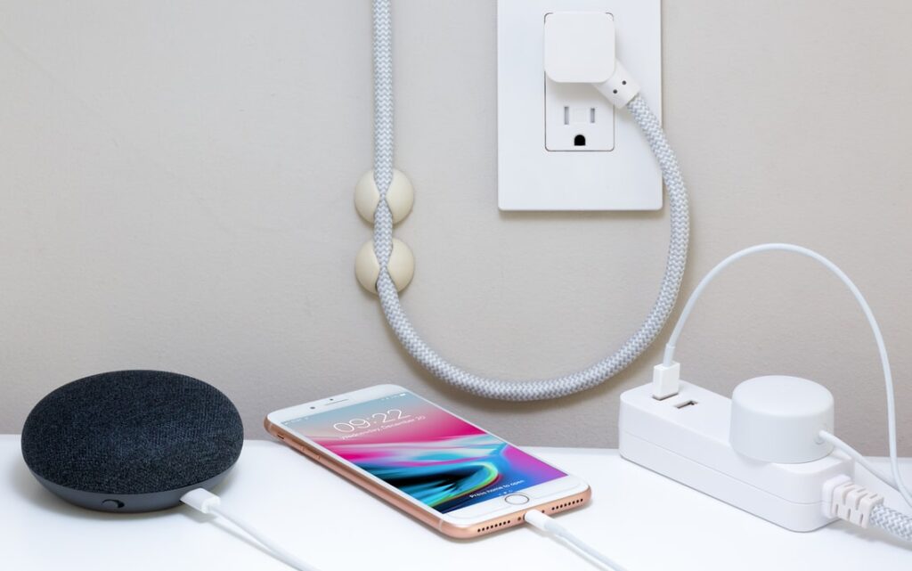 fast charger and USB C to lightning cable iphone